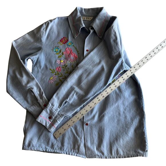 La Fiesta VTG Mexican Mushroom Whimsy Embroidered Snap Front Chambray Shirt S - Picture 9 of 9